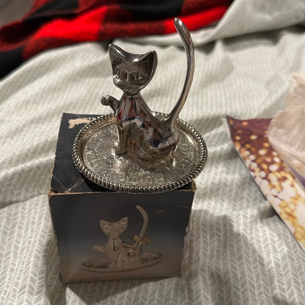 Silverplated Zinc Alloy, Cat Ring holder made in Hong Kong